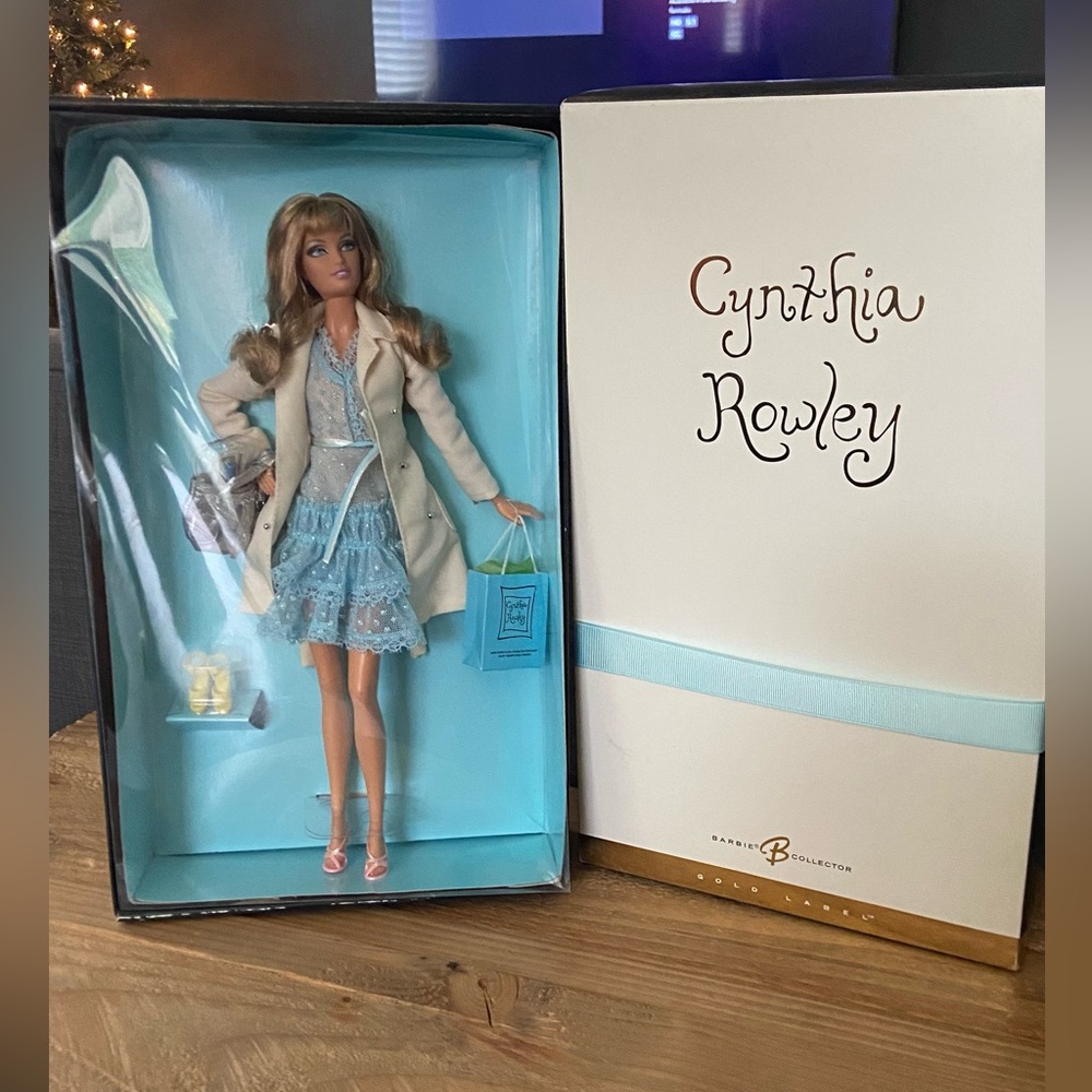 CYNTHIA ROWLEY DESIGNER BARBIE DOLL 2004 GOLD LABEL MATTEL G8064